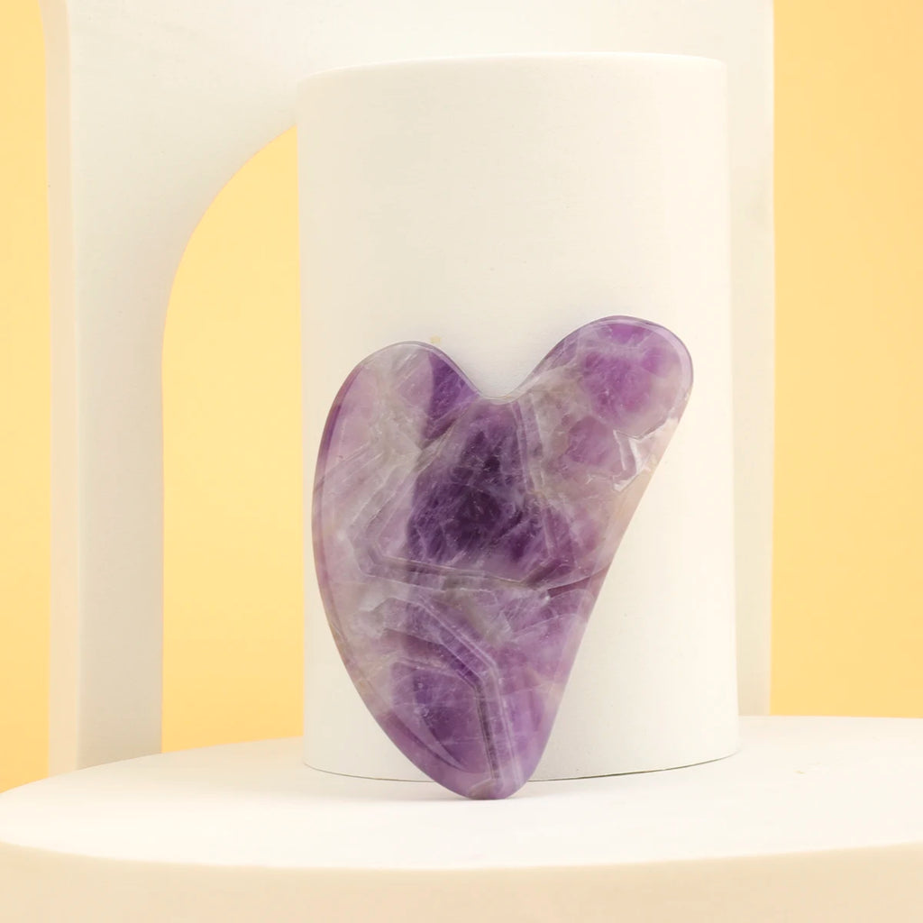 02 / SCULPTING ALABASTER GUA SHA STONE